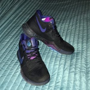 Nike Kyrie 3 “Flip The Switch” Size 9 Men’s